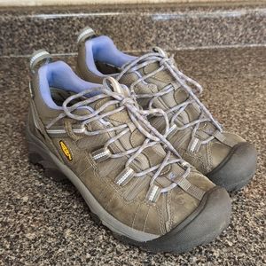 Keen women's low hikers, waterproof gray and lavender, size 8